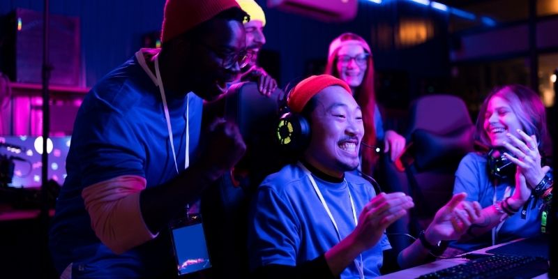 Breakdown of esports odds conversion and betting market examples