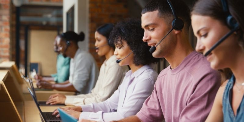 Tools customer support that help users reach support more efficiently